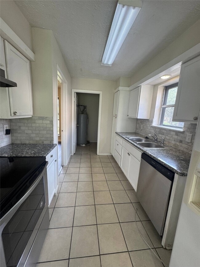 Building Photo - 22310 Goldstone Dr