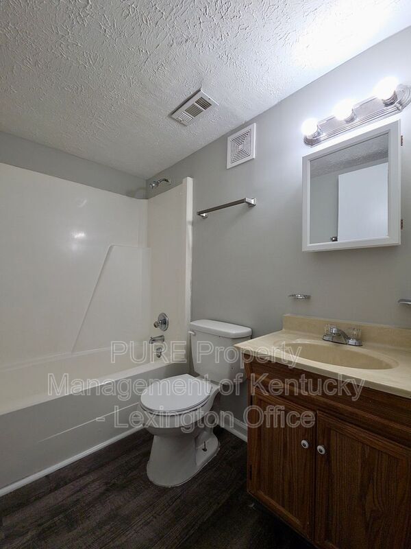 Building Photo - 301 Christy Allyn Ct