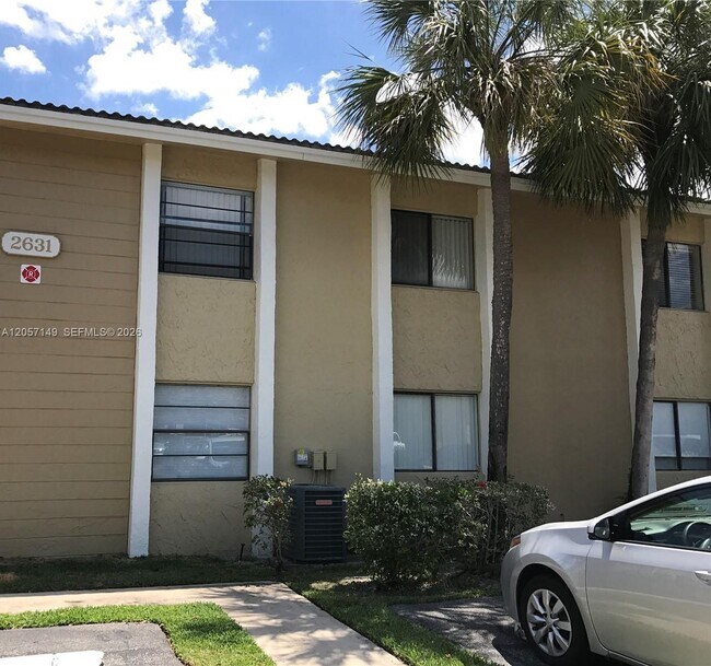 Building Photo - 2631 Riverside Dr