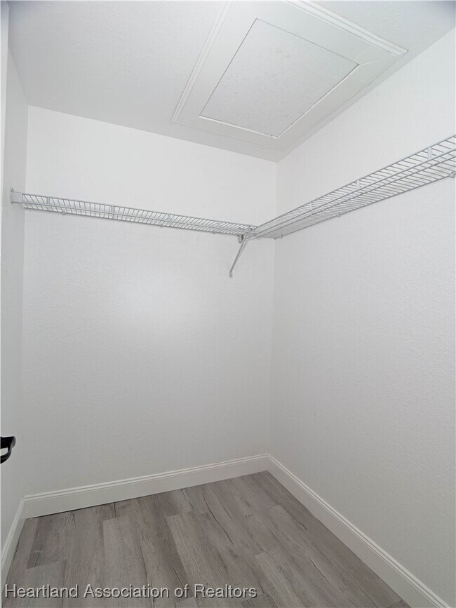 Building Photo - 3923 Ann Ave