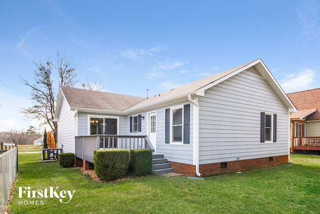 Building Photo - 1303 Picard St