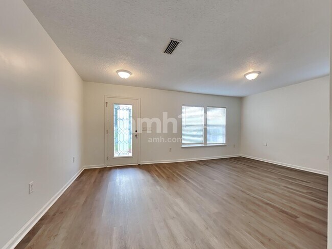 Building Photo - 11527 Spring Board Dr