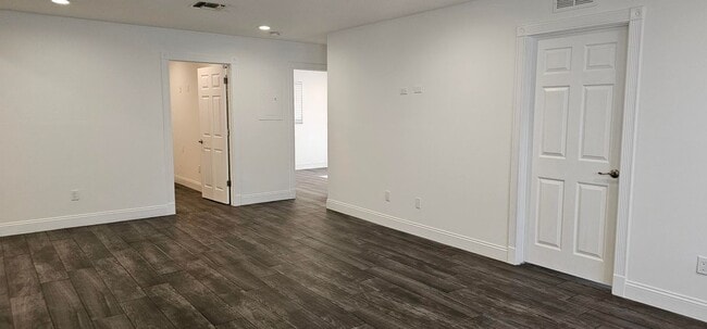 Building Photo - 4300 Purdy Ln