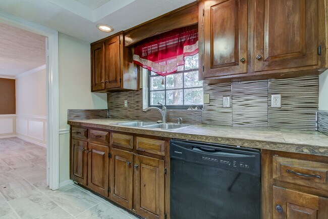 Building Photo - 10406 Reclinata Ln