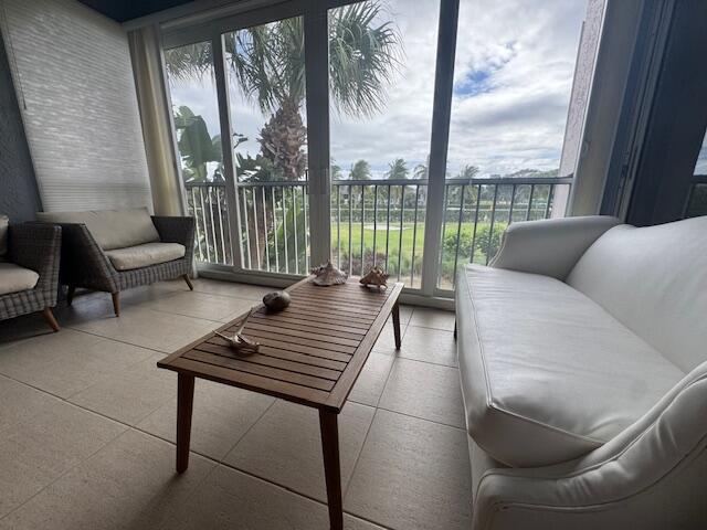 Building Photo - 2604 Fairway Dr N