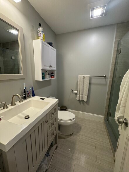 Building Photo - 92 Calumet St