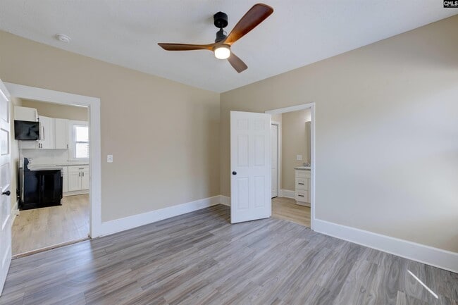Building Photo - 3012 Rosewood Dr