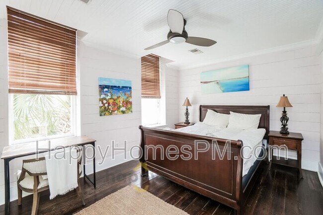 Building Photo - 251 Meeting St