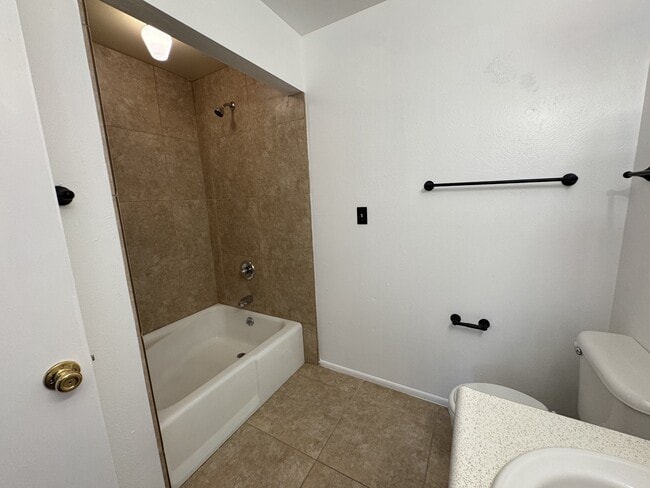Building Photo - 4917 N 73rd St