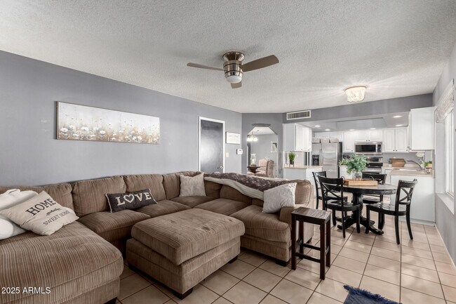 Building Photo - 2739 S Emerson Cir