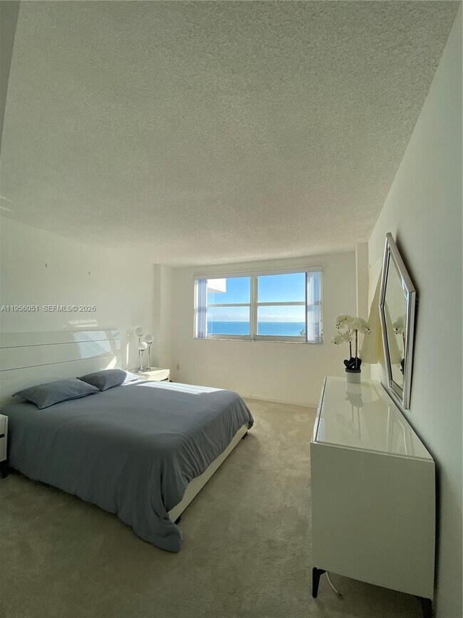 Building Photo - 177 Ocean Ln Dr