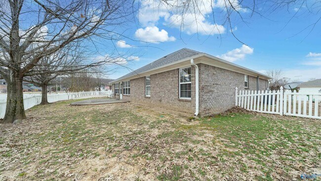 Building Photo - 5311 Frankford Dr SE