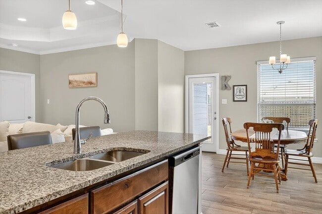 Building Photo - 2214 Cuarzo Dr