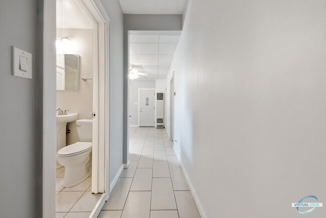 Building Photo - 3510 S Union Ave