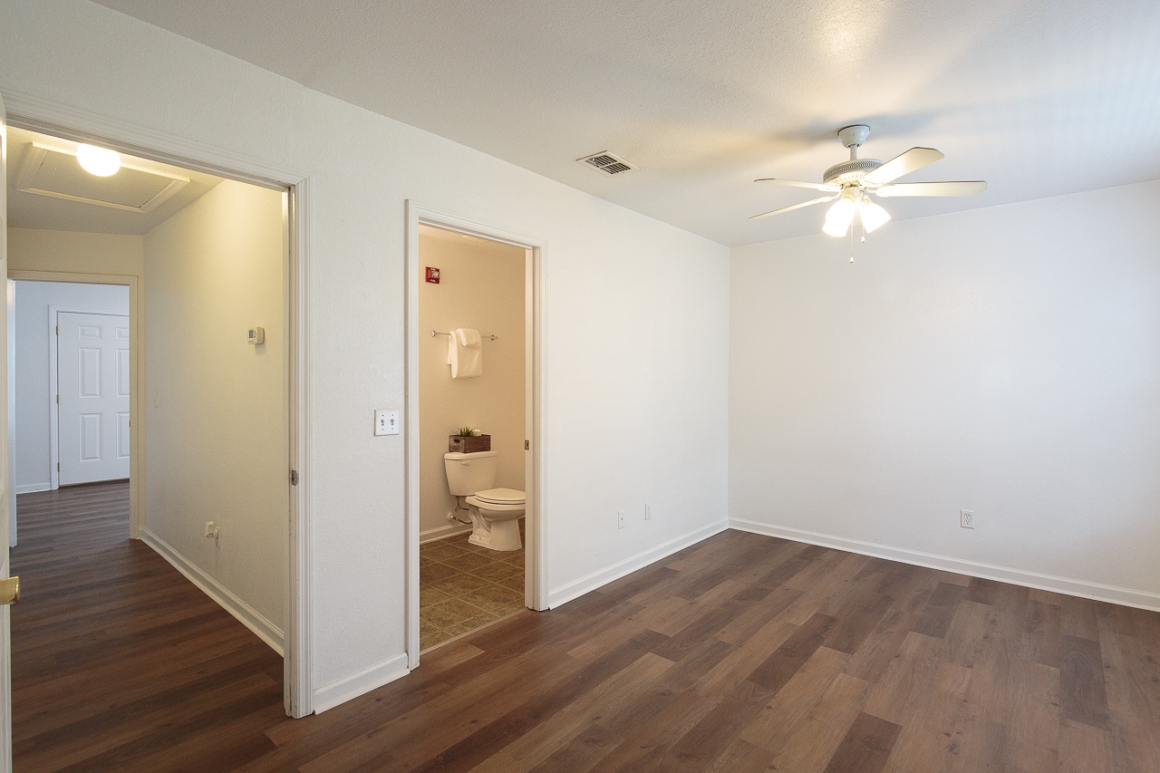bedroom 3 - 726 W Georgia St