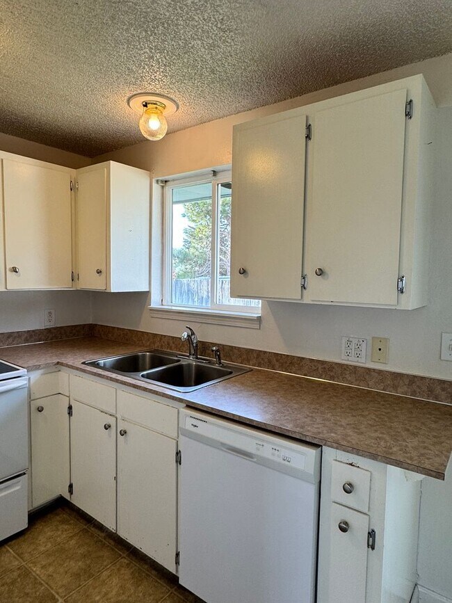 Building Photo - n5404