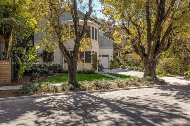 Building Photo - 2330 Overbrook St