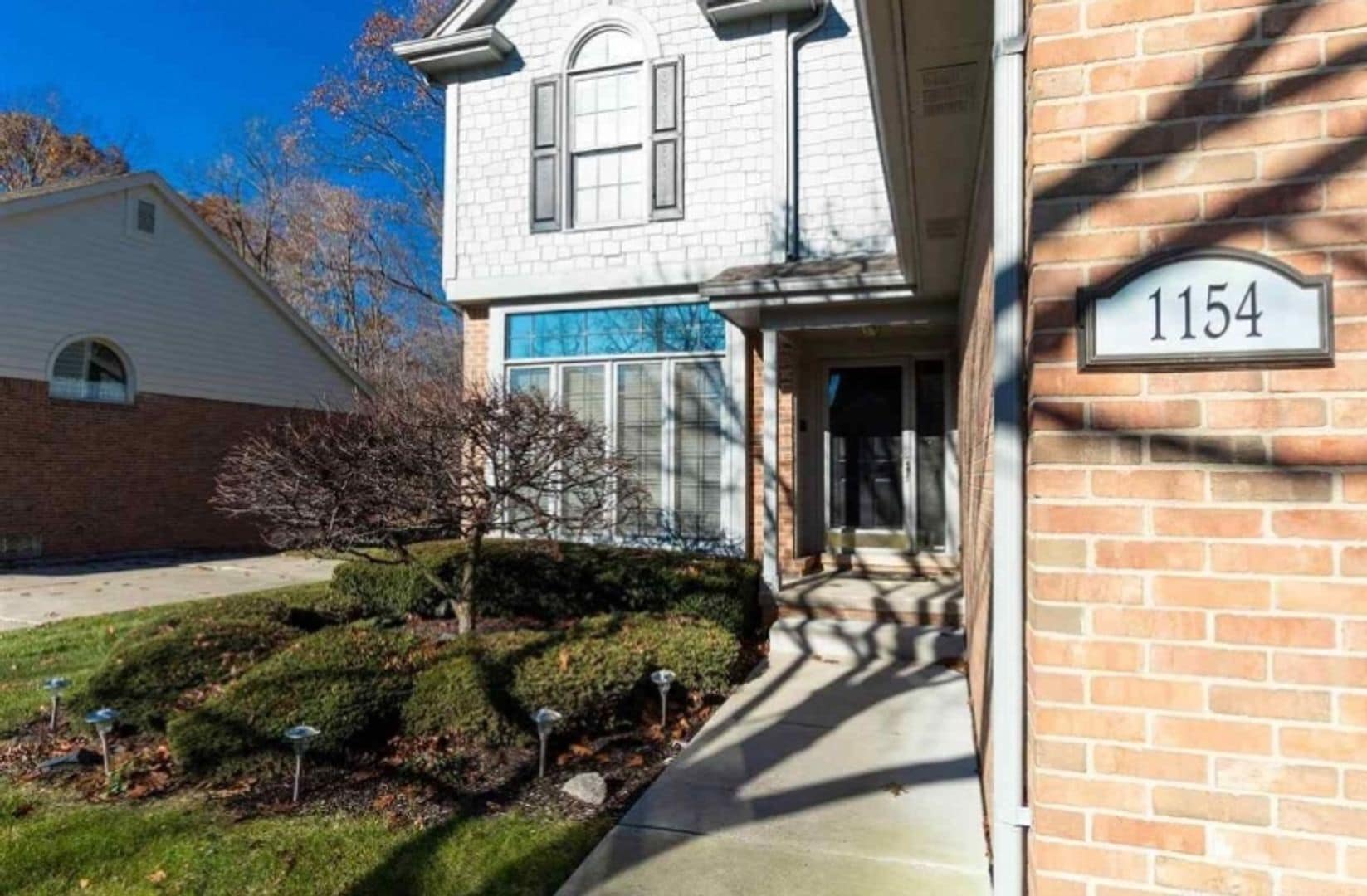 Building Photo - 1154 Bluebird Dr