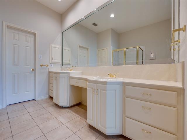 Building Photo - 8611 Forest Glen Dr