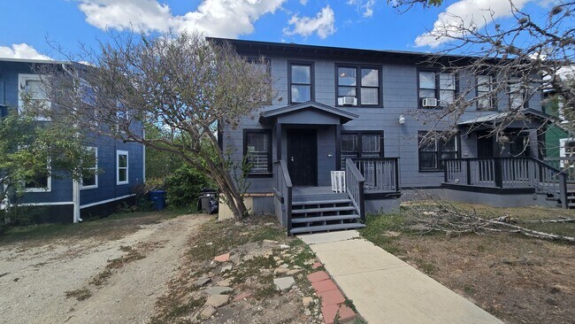 Building Photo - 407/409 Natalen Avenue