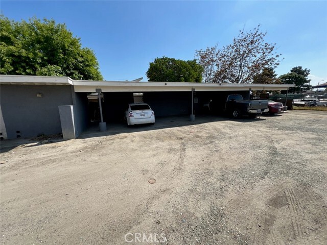 Primary Photo - 225 E 7th St