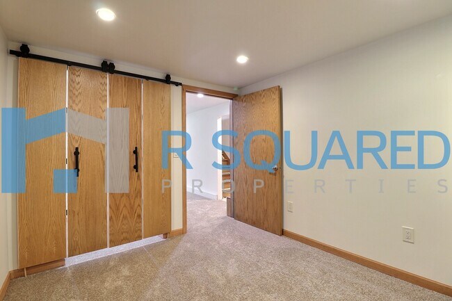 Building Photo - 307 Slater St