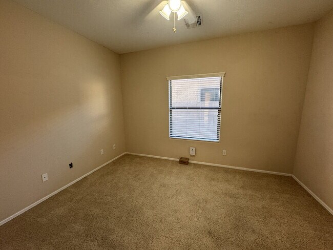 Building Photo - 18 W Desert Vista Trail