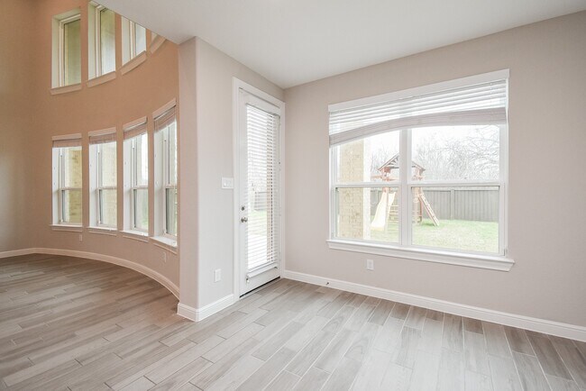 Building Photo - 4510 Shaded Arbor Way