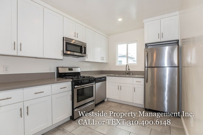 Building Photo - 1270 W 39th St