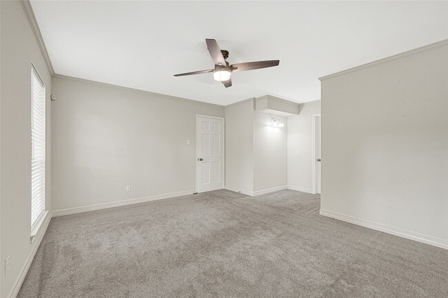Building Photo - 5702 Vestavia Dr