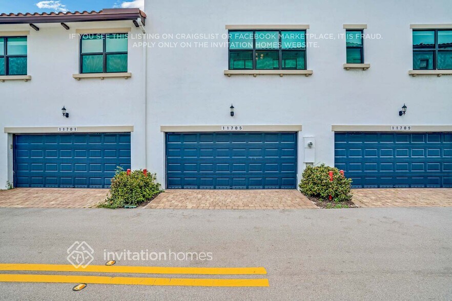 Building Photo - 11705 SW 13th Ct
