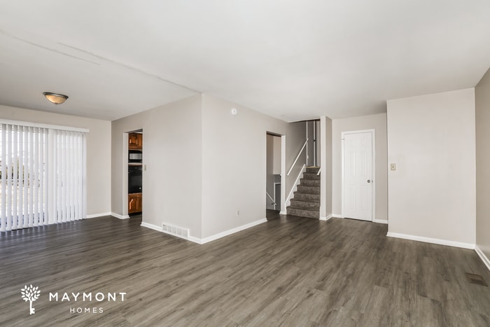 Building Photo - 472 Tailholt Ln