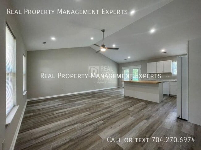 Building Photo - 3220 Braewick Pl