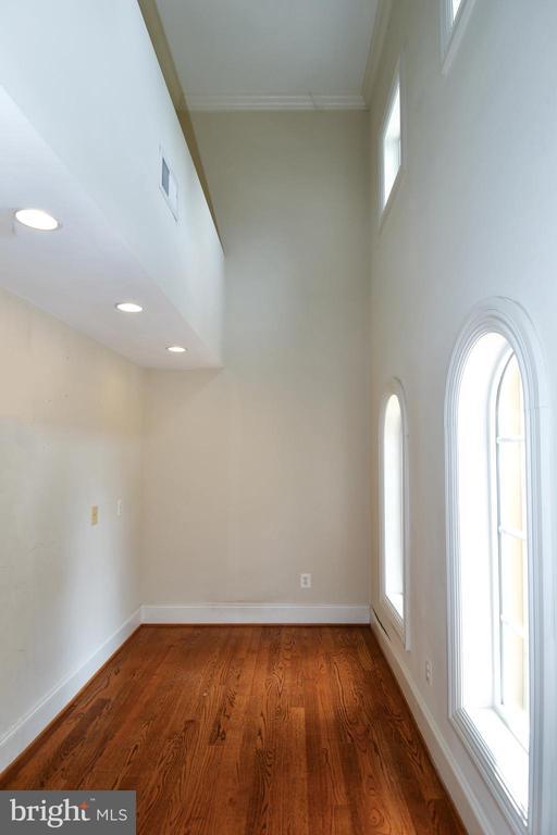 Building Photo - 7104 Old Dominion Dr