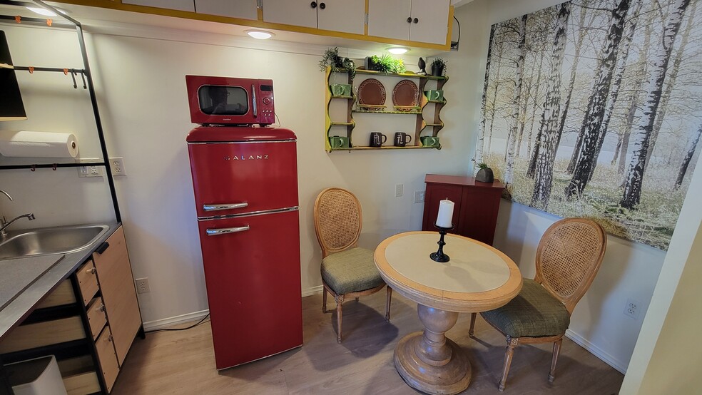 Building Photo - 4195 Hamilton St