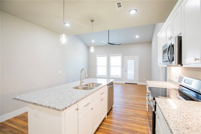 Building Photo - 903 Seaborn Way