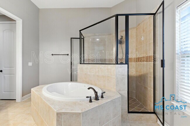 Building Photo - 17194 Palm Ridge Dr