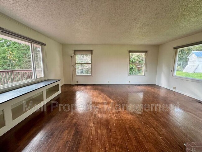 Building Photo - 2492 E Pickering Rd