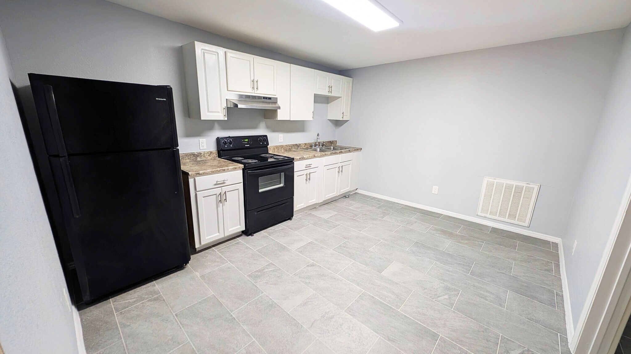 Building Photo - 1801 Cortez St