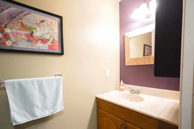 Building Photo - 48 Fales Ave