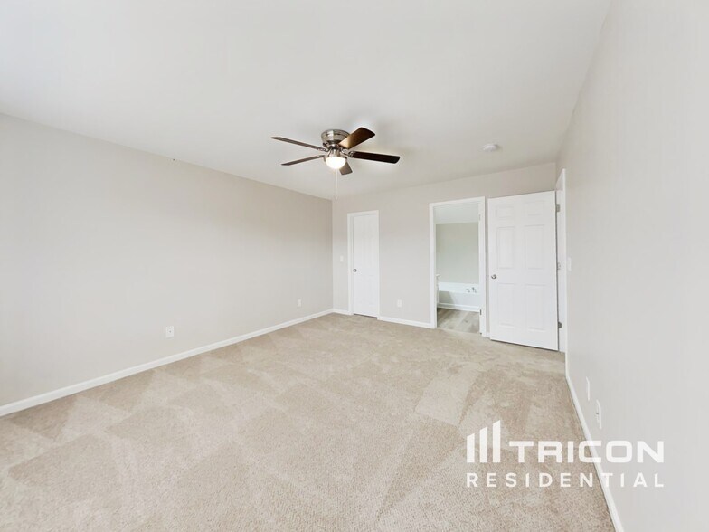 Building Photo - 5028 Hildreth Court