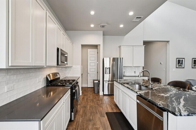 Building Photo - 11212 Charger Wy