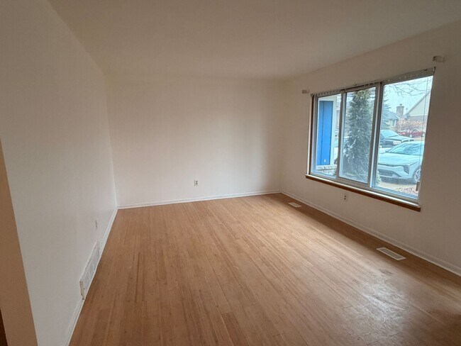 Building Photo - Amazing Troy Rental Available Now!