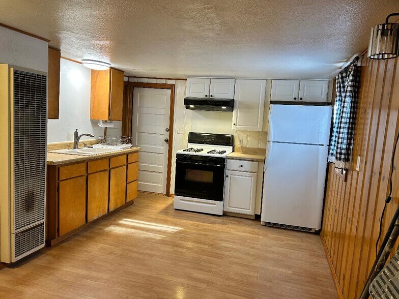 Building Photo - 291 Crest Cir Dr