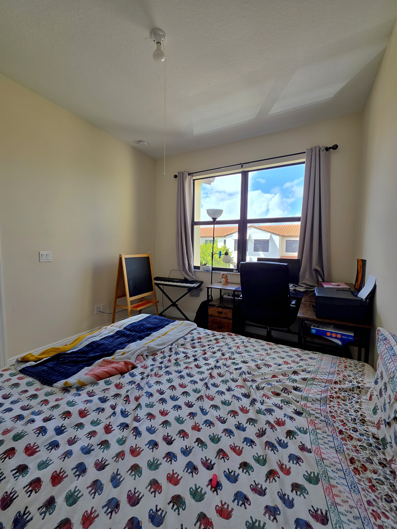 Building Photo - 20914 NW 1st Dr