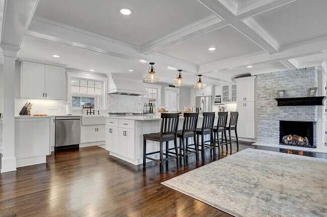 Building Photo - The Bassett House