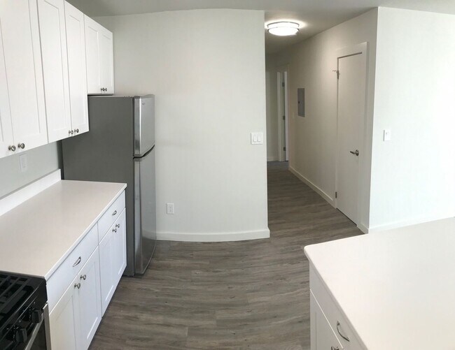 Interior Photo - 320 7th Ave