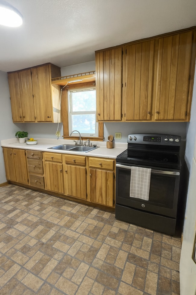 Building Photo - 2-Bedroom House for Rent - NO APPLICATION ...