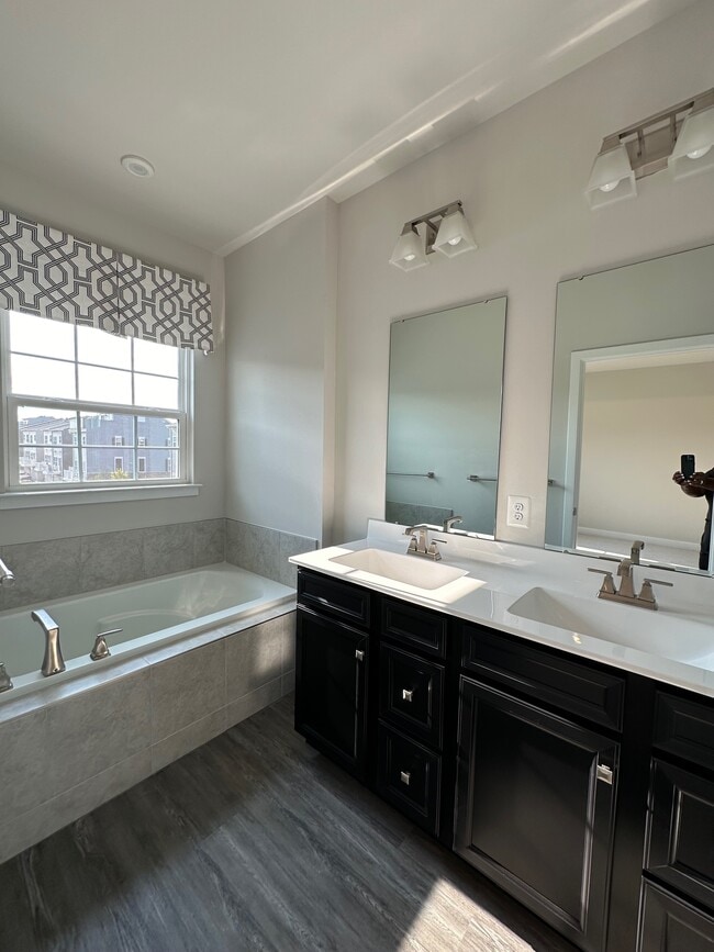 Building Photo - 16577 Fife Wy