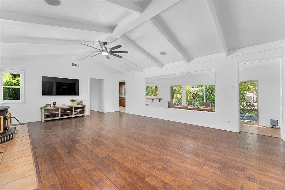 Building Photo - 2551 S Waverly Ave